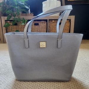 Never worn Dooney Tote
